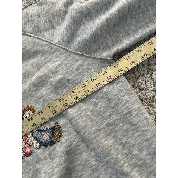 Vintage Gearing Up USA Made Crewneck Sweatshirt Embroidered Dolls‎ Gray Medium - Picture 5 of 7